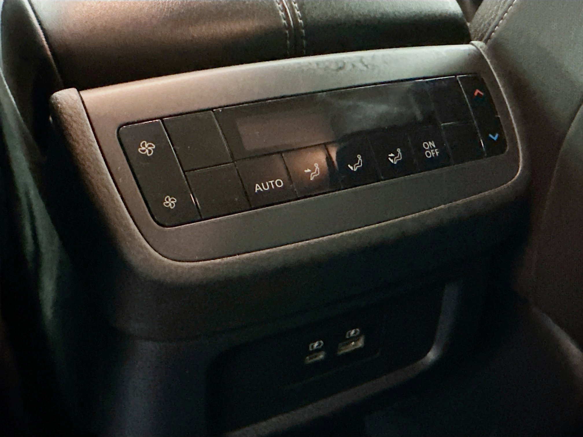 Used 2024 Nissan Pathfinder SV image 27