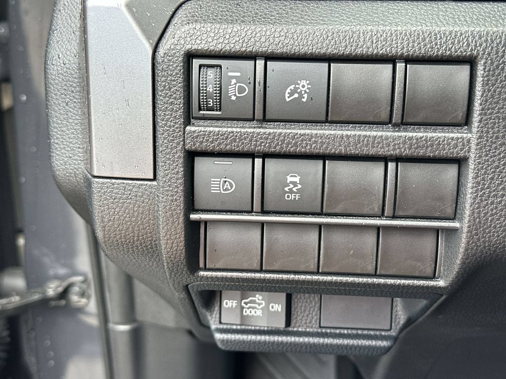 Used 2025 Toyota Tacoma SR5 RWD image 18