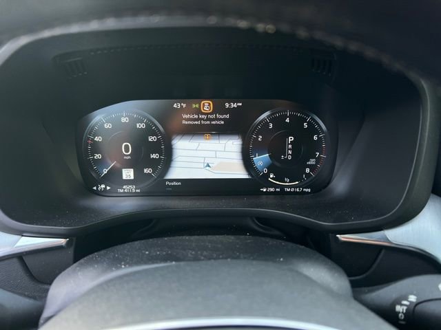 Used 2018 Volvo XC60 T6 Momentum w/ Convenience Package image 17