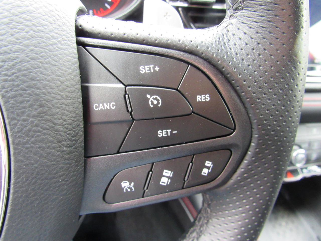 Used 2025 Dodge Durango GT AWD/4WD image 23
