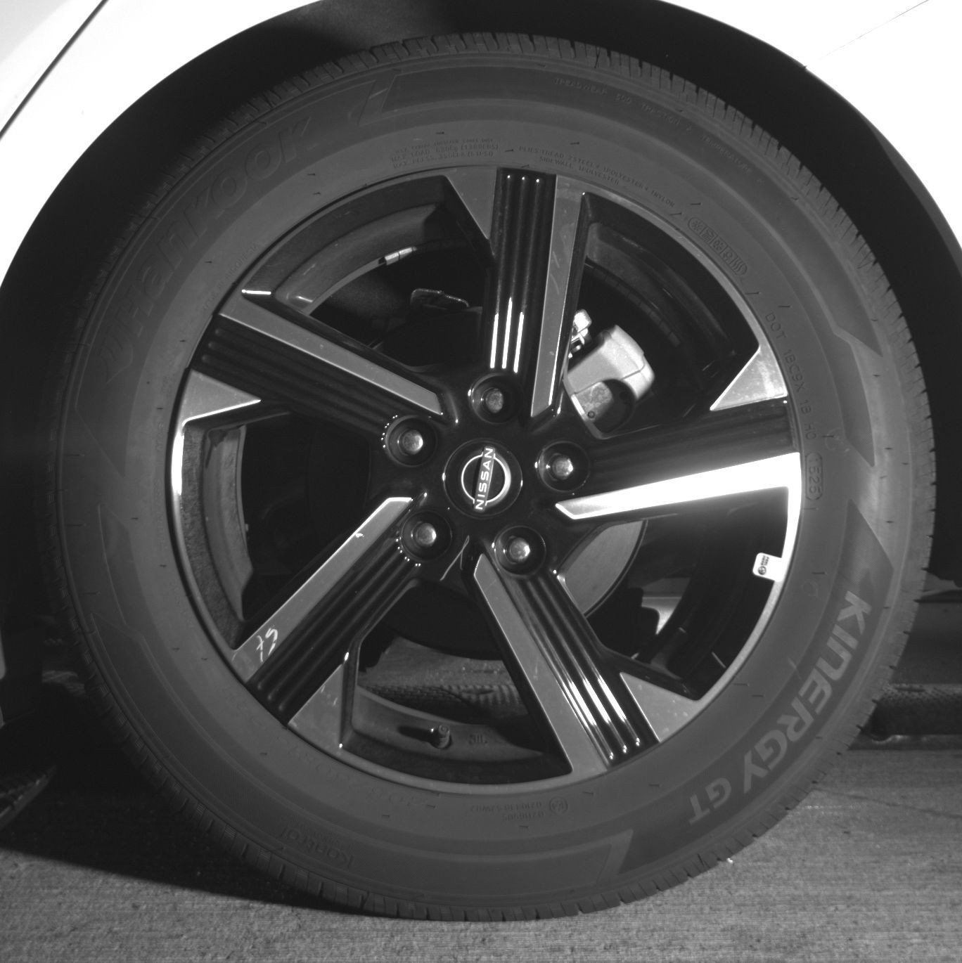 Used 2025 Nissan Sentra SV FWD image 17