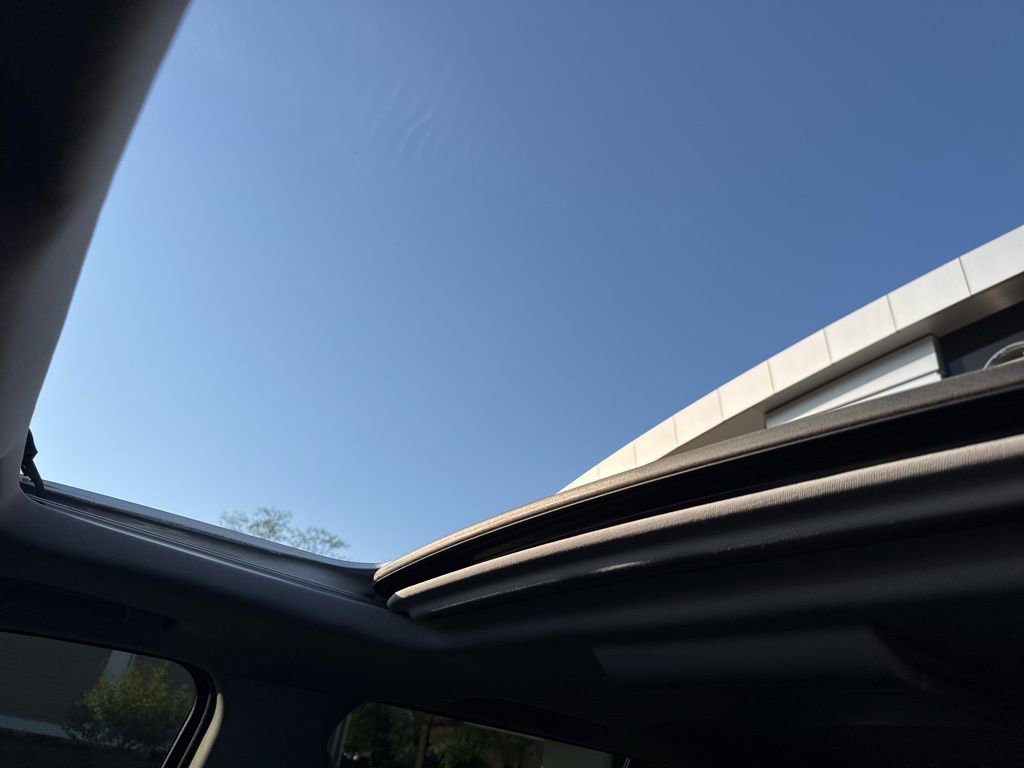 Used 2017 Cadillac Escalade ESV Luxury image 43