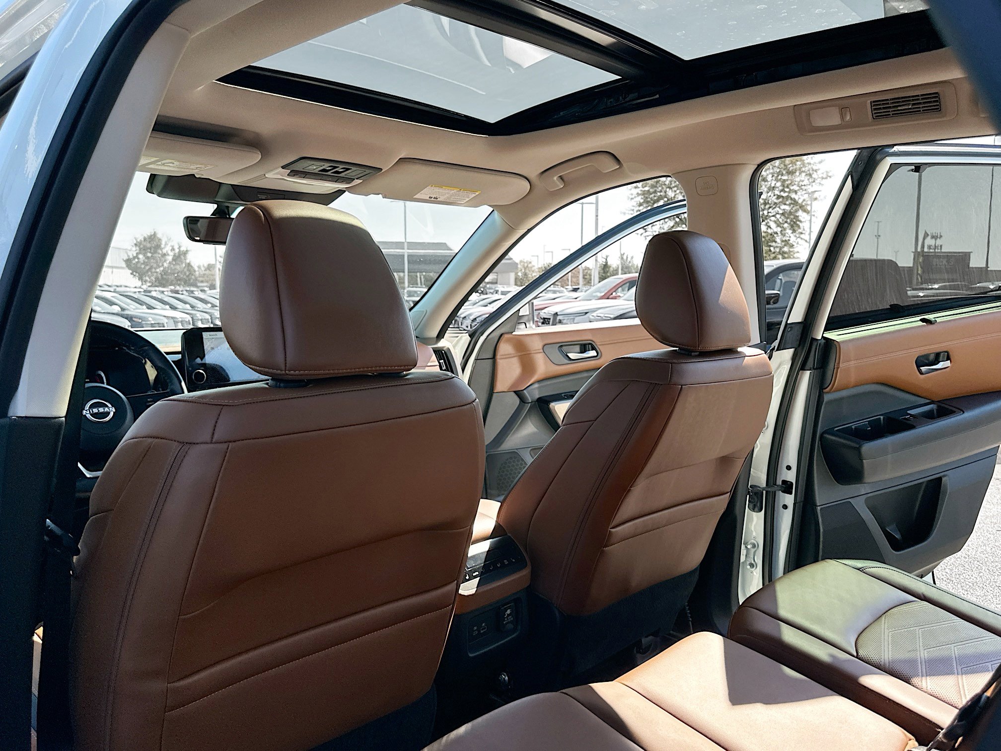 Certified 2024 Nissan Pathfinder Platinum w/ Cargo Package image 6