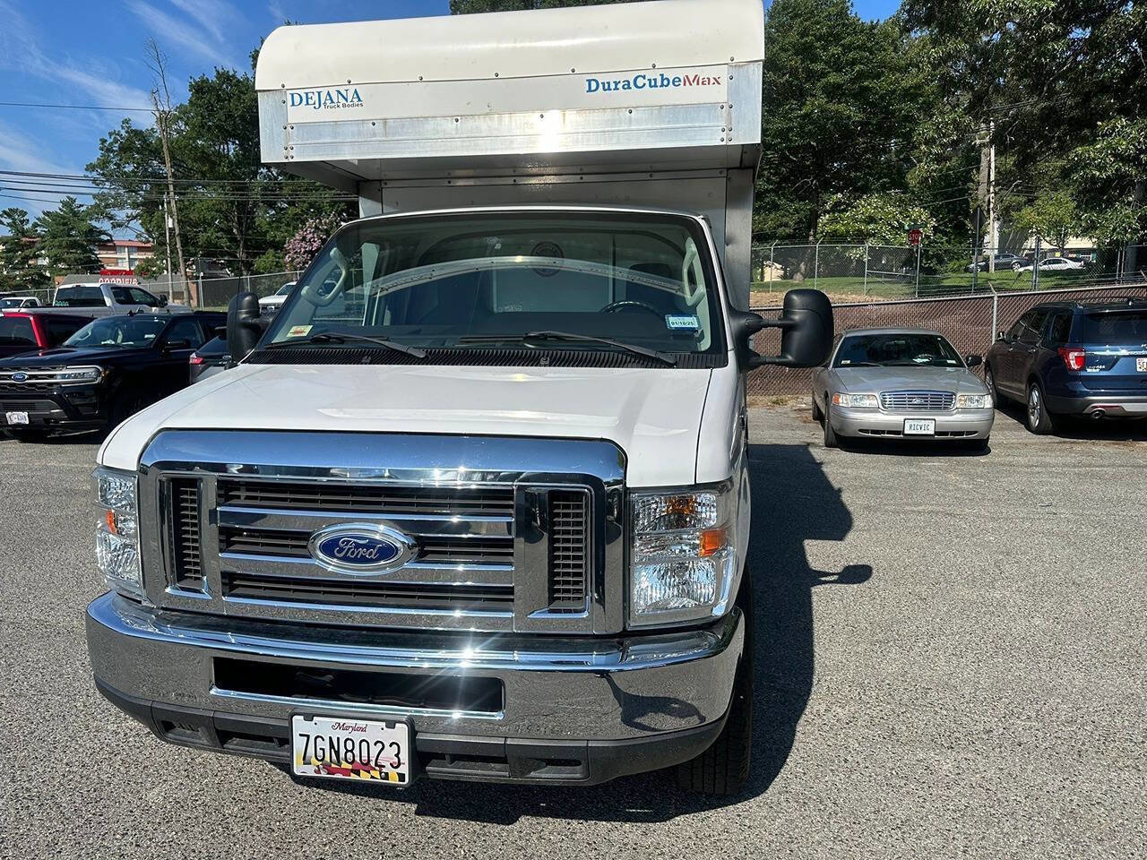 Used 2016 Ford E-350 and Econoline 350 Super Duty w/ Power Windows & Locks Group image 2