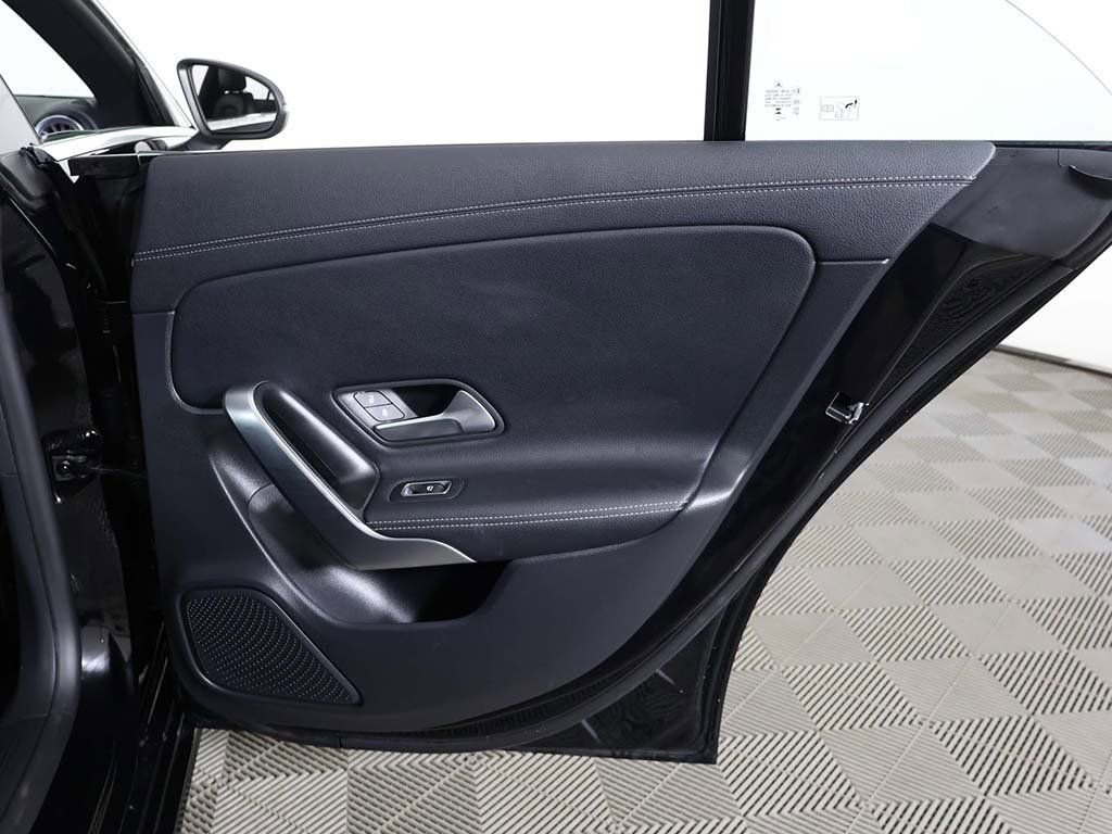 Used 2025 Mercedes-Benz CLA 250 4MATIC image 25