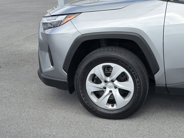 Used 2024 Toyota RAV4 LE AWD/4WD image 11