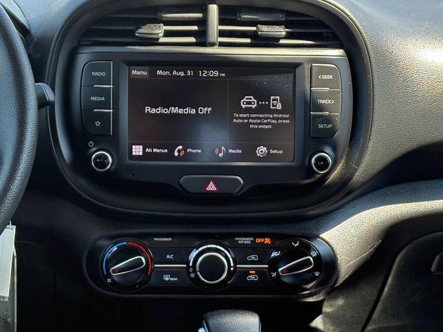 Used 2024 Kia Soul LX w/ Option Group 015 FWD image 18