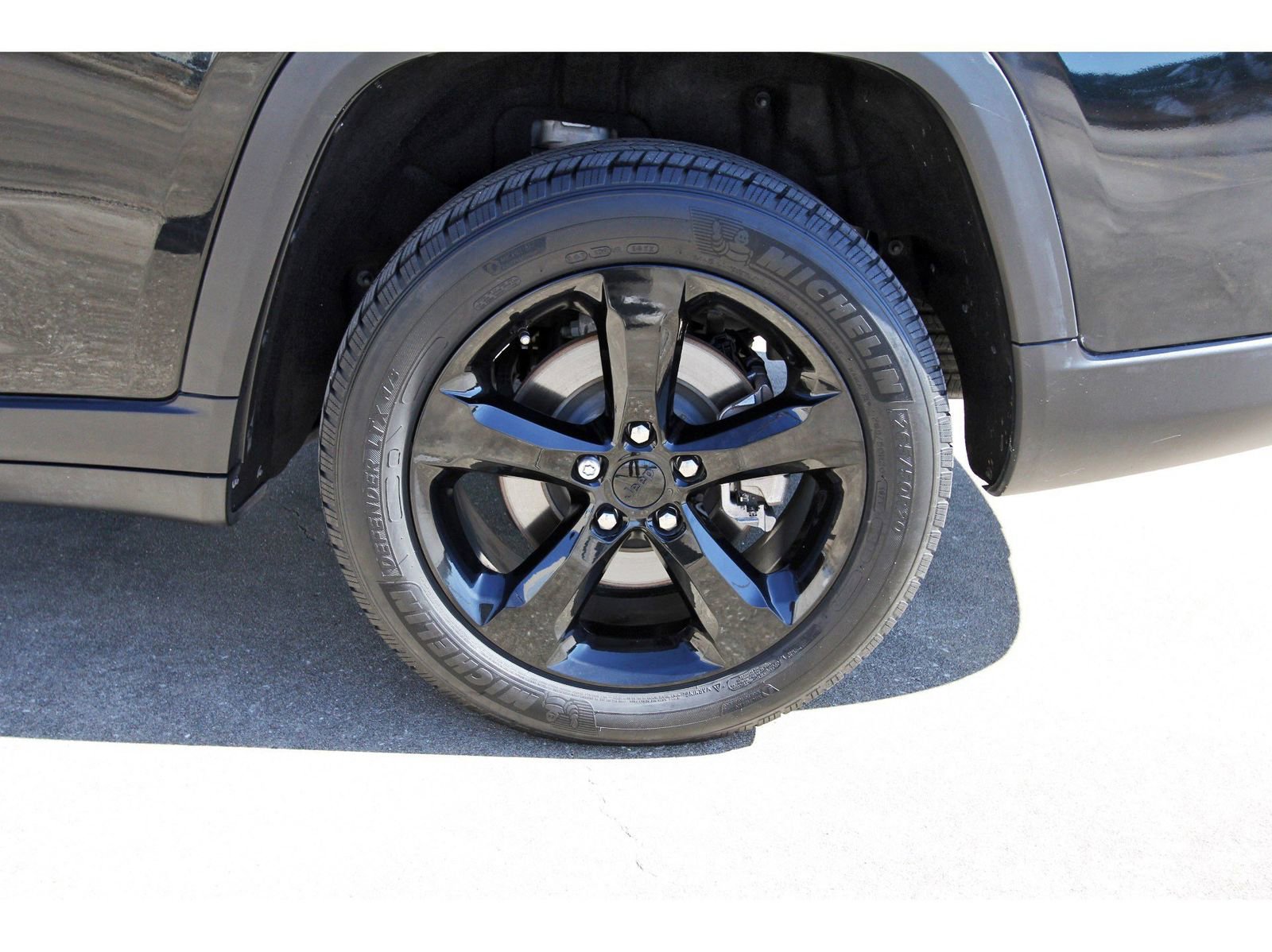 Used 2023 Jeep Grand Cherokee L Limited w/ Black Appearance Package image 32