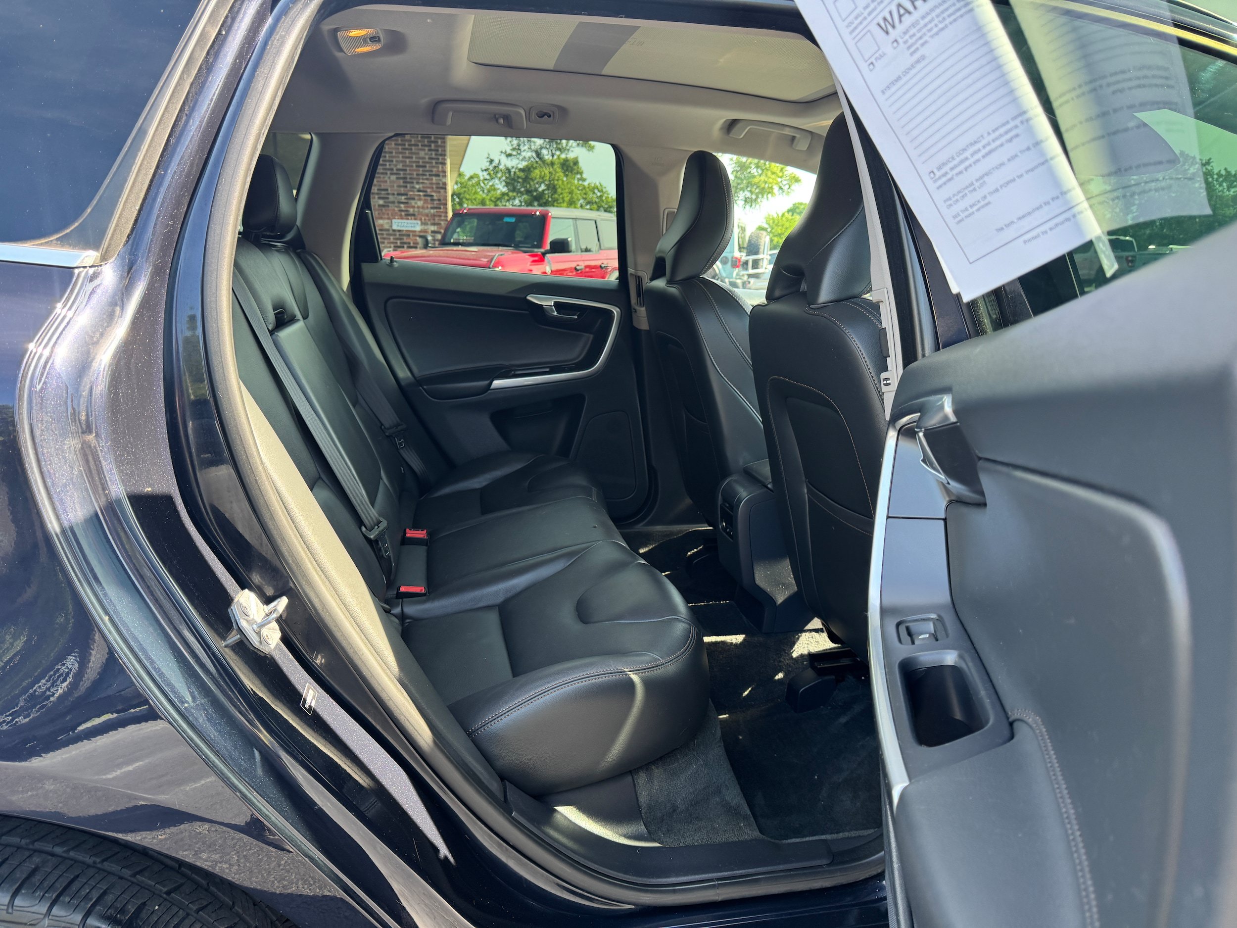 Used 2017 Volvo XC60 T6 Dynamic w/ Advanced Package AWD/4WD image 15