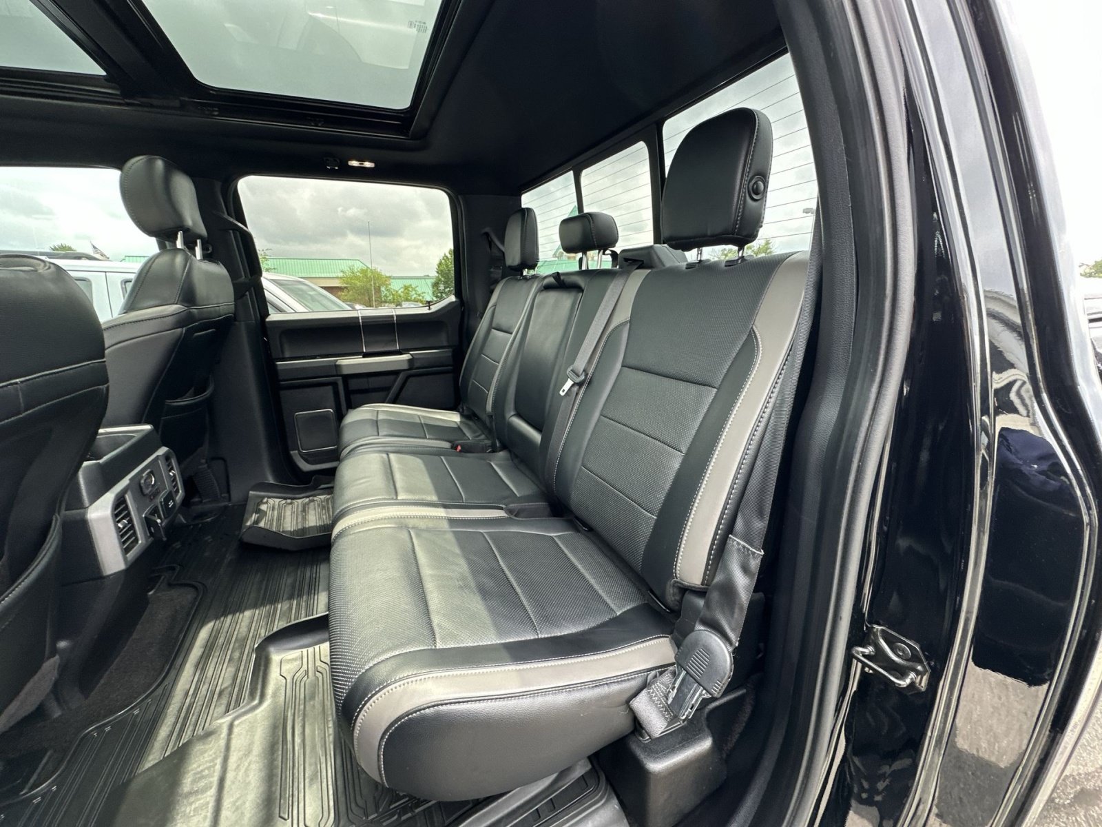 Used 2018 Ford F150 Raptor w/ Equipment Group 802A Luxury AWD/4WD image 33