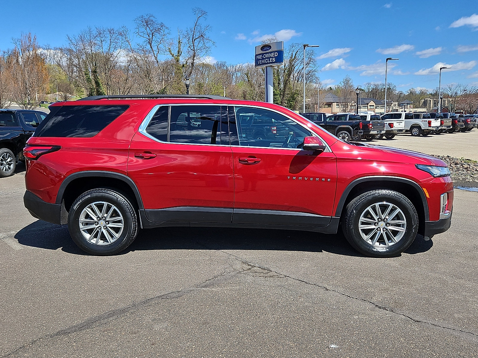 Used 2023 Chevrolet Traverse LT AWD/4WD image 7