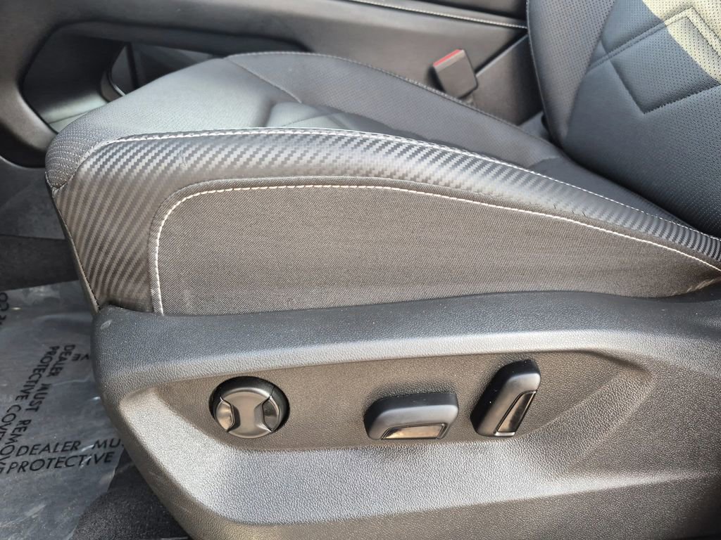 Used 2024 Volkswagen Atlas Cross Sport SE image 11