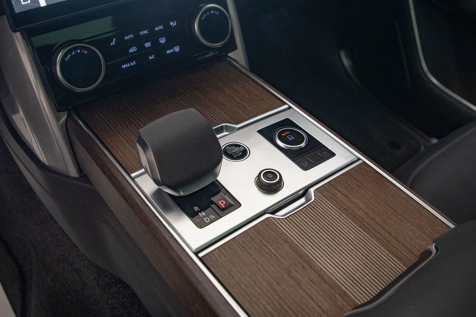 Used 2023 Land Rover Range Rover Autobiography image 19