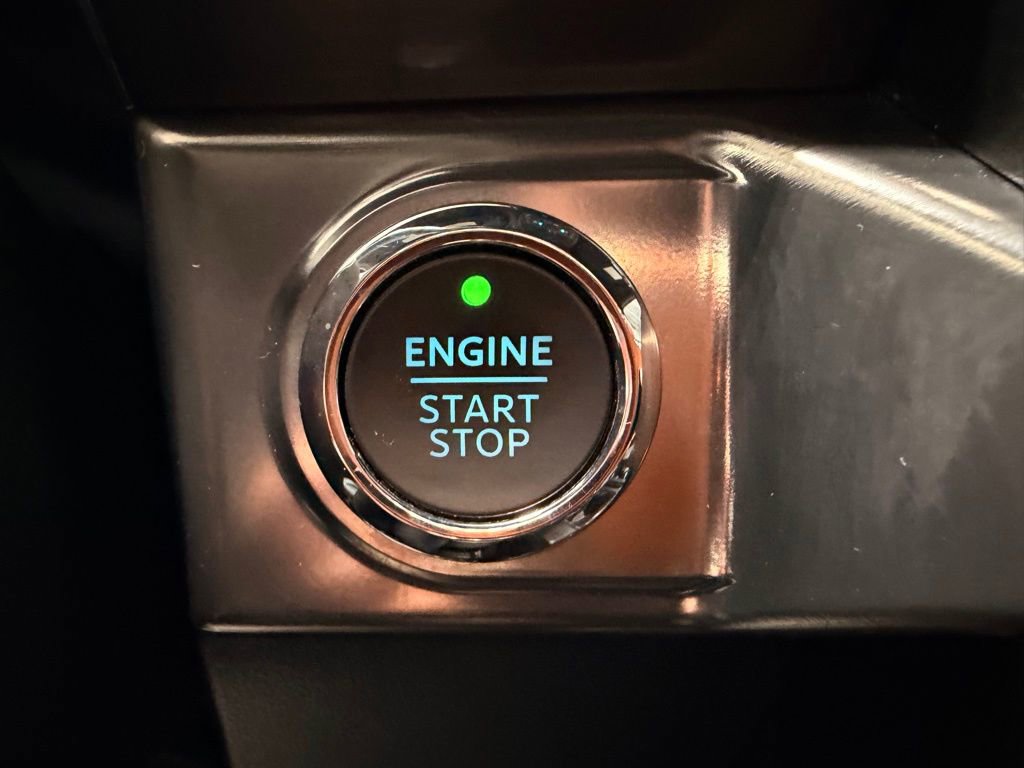 Used 2023 Ford F150 Lariat w/ Equipment Group 502A High AWD/4WD image 38