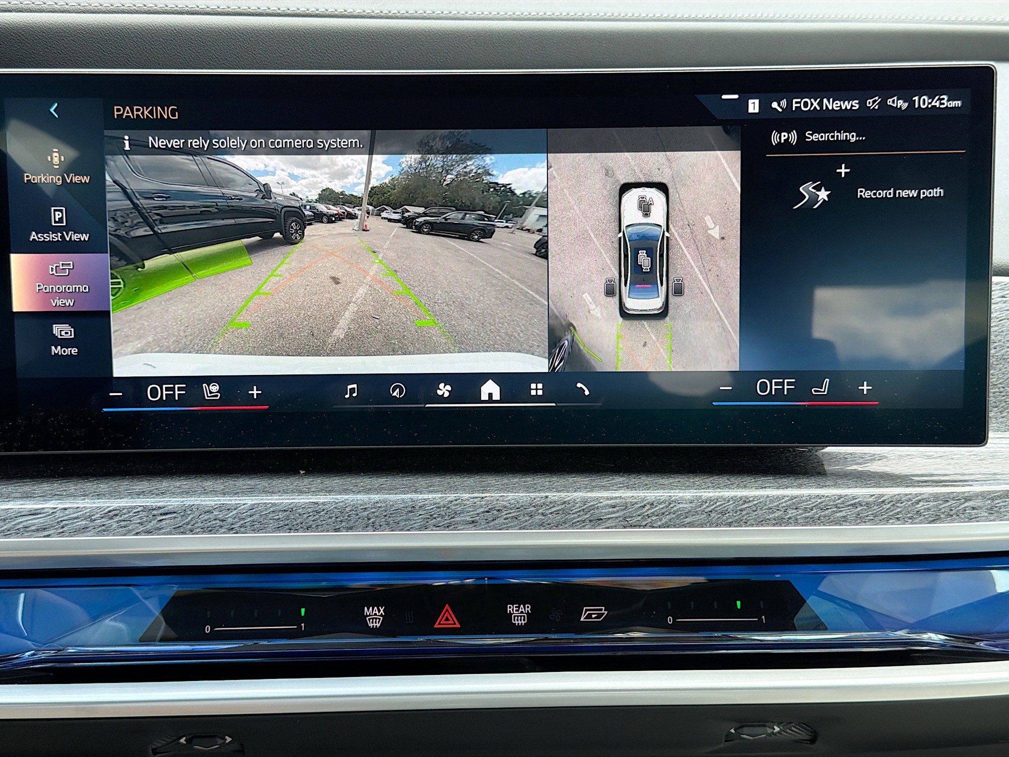 Used 2025 BMW 750e xDrive w/ Executive Package image 33