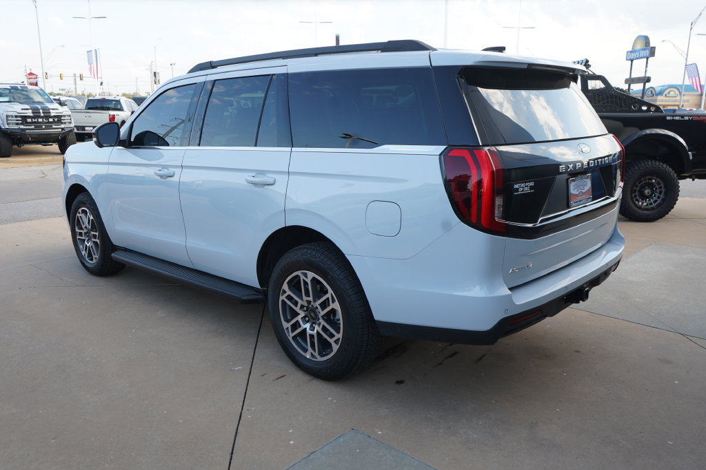 New 2026 Ford Expedition Active AWD/4WD image 12