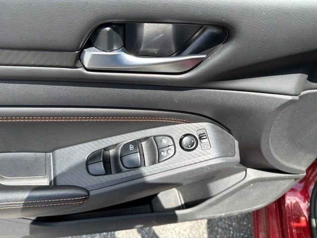 Used 2022 Nissan Altima 2.5 SR FWD image 9