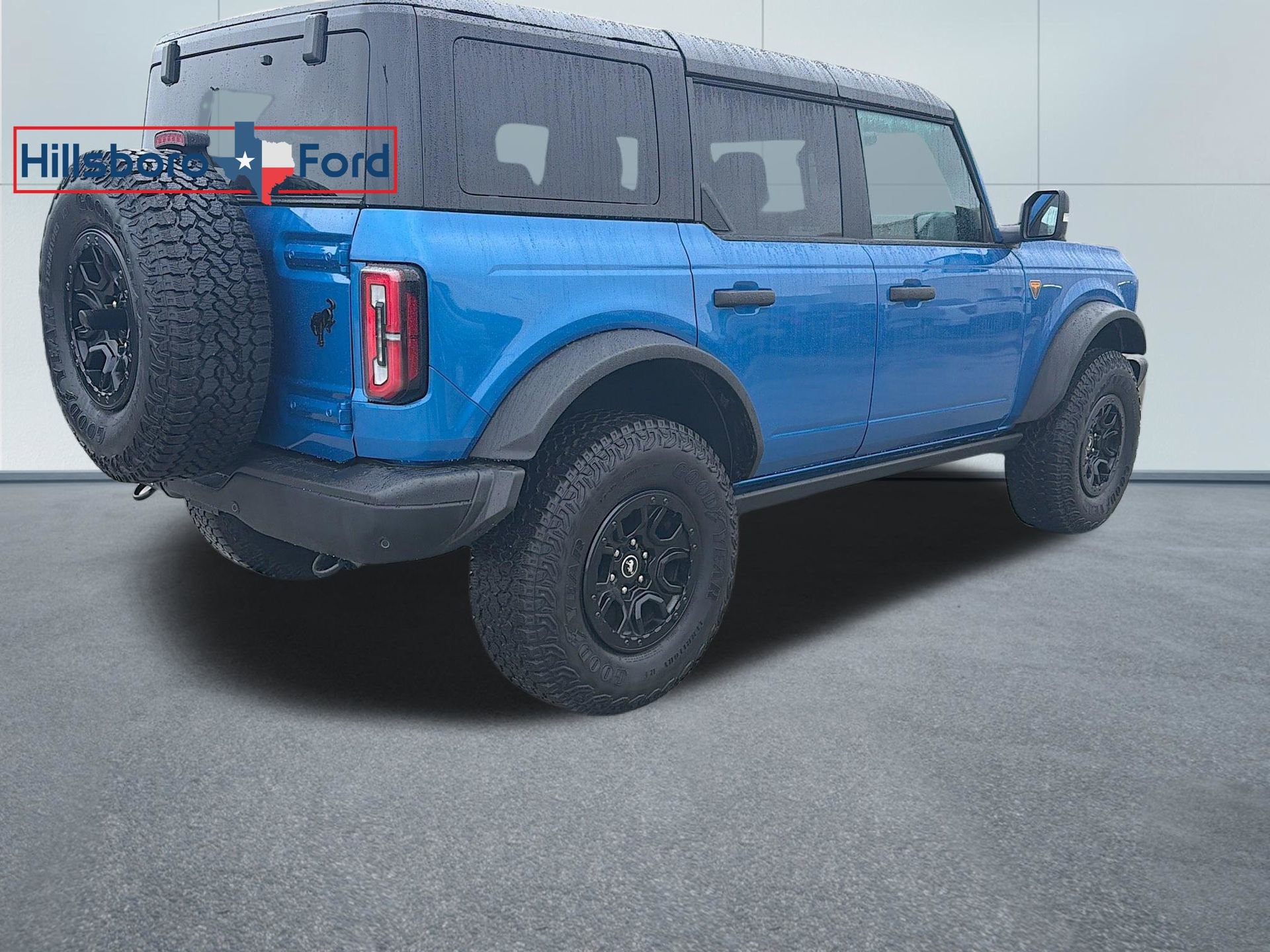 Used 2025 Ford Bronco Badlands image 7