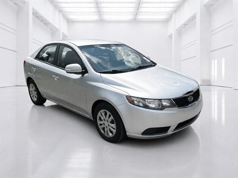 Used 2010 Kia Forte EX FWD image 2