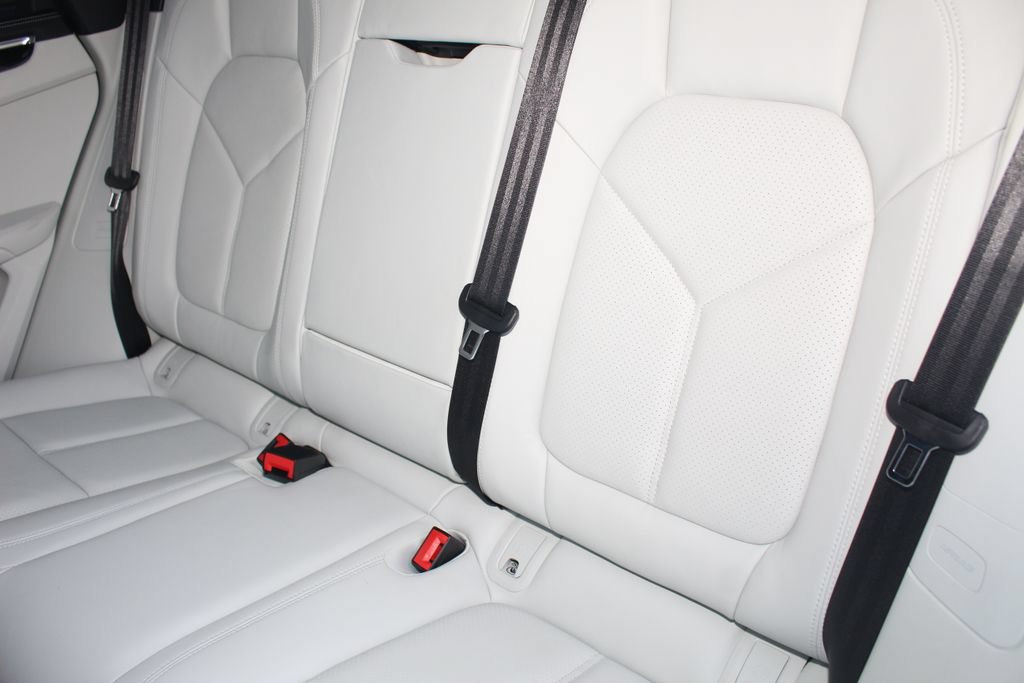 Certified 2026 Porsche Macan AWD/4WD image 24