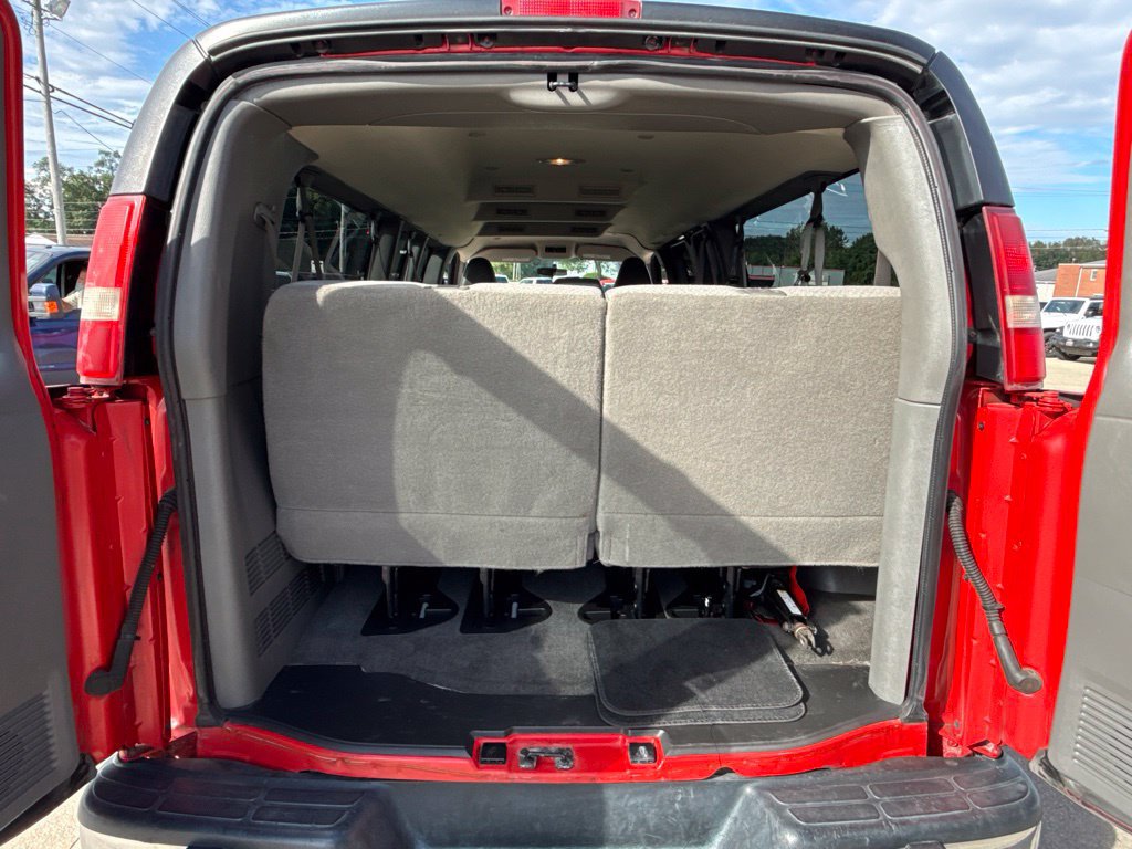 Used 2016 Chevrolet Express 3500 LT w/ LT Preferred Equipment Group RWD image 40