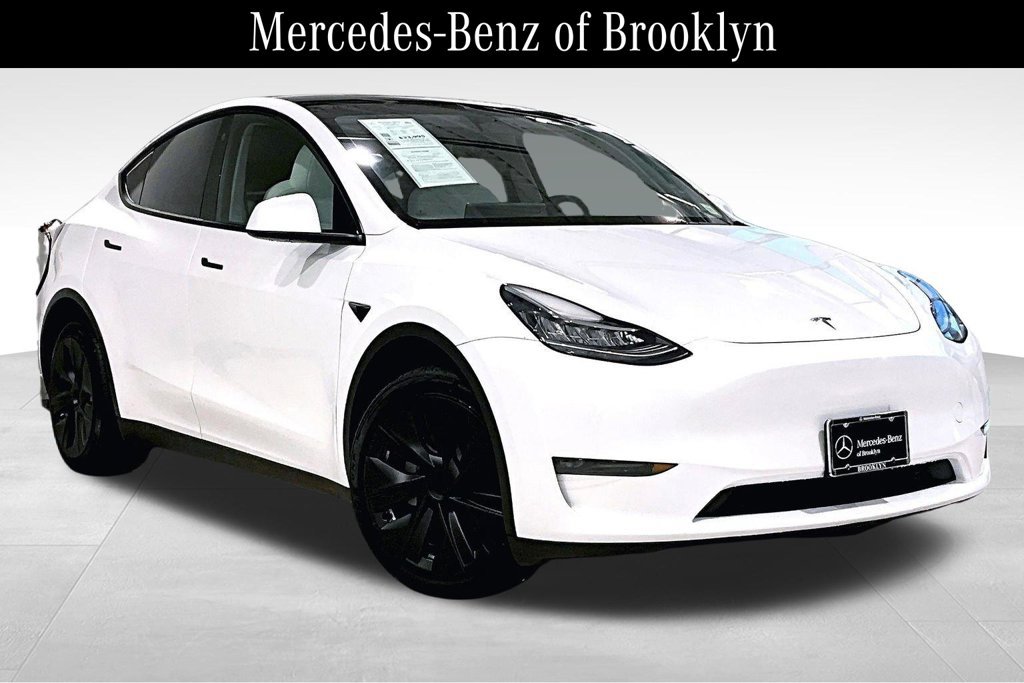 Used 2023 Tesla Model Y Long Range AWD/4WD image 1