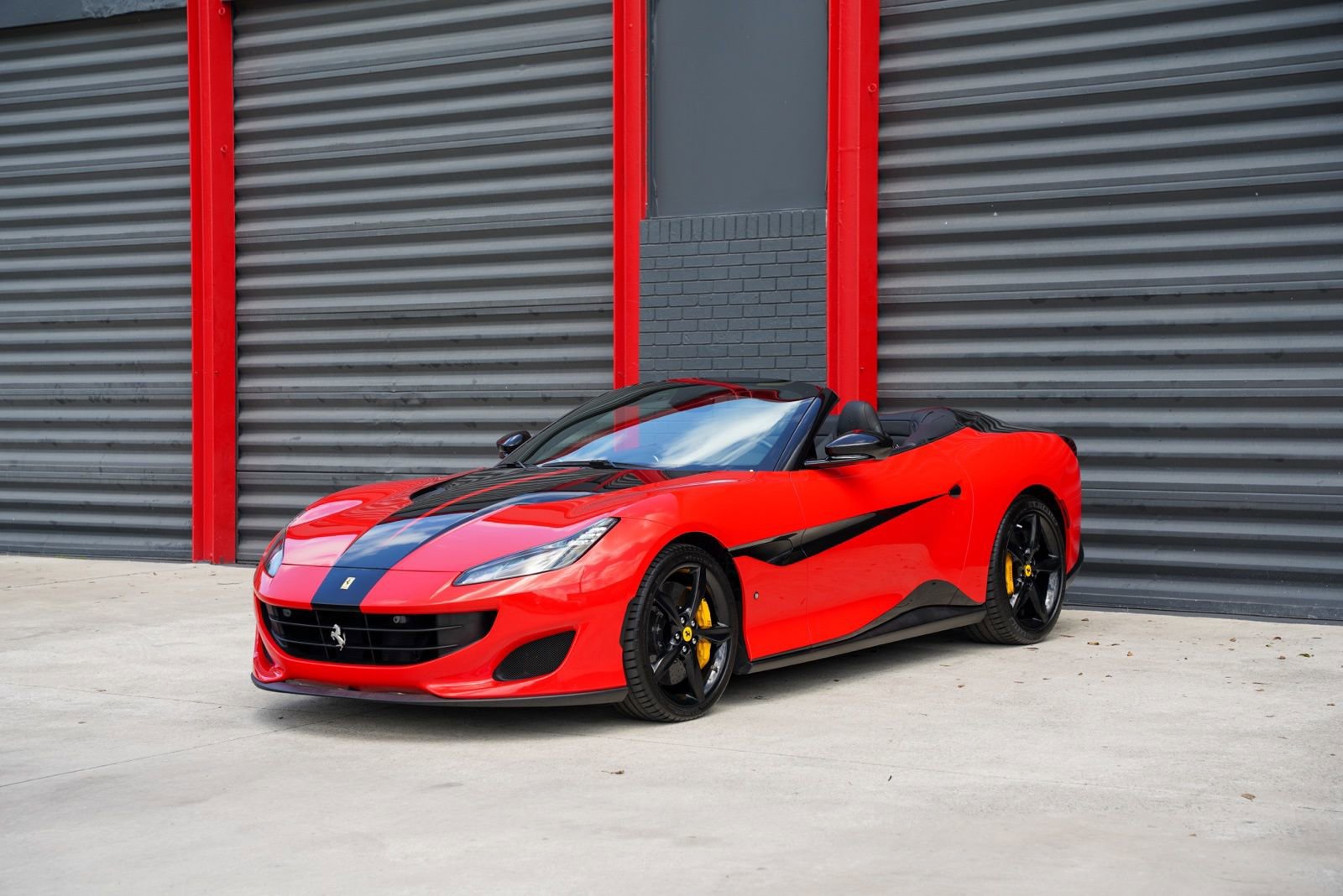 Used 2019 Ferrari Portofino image 1