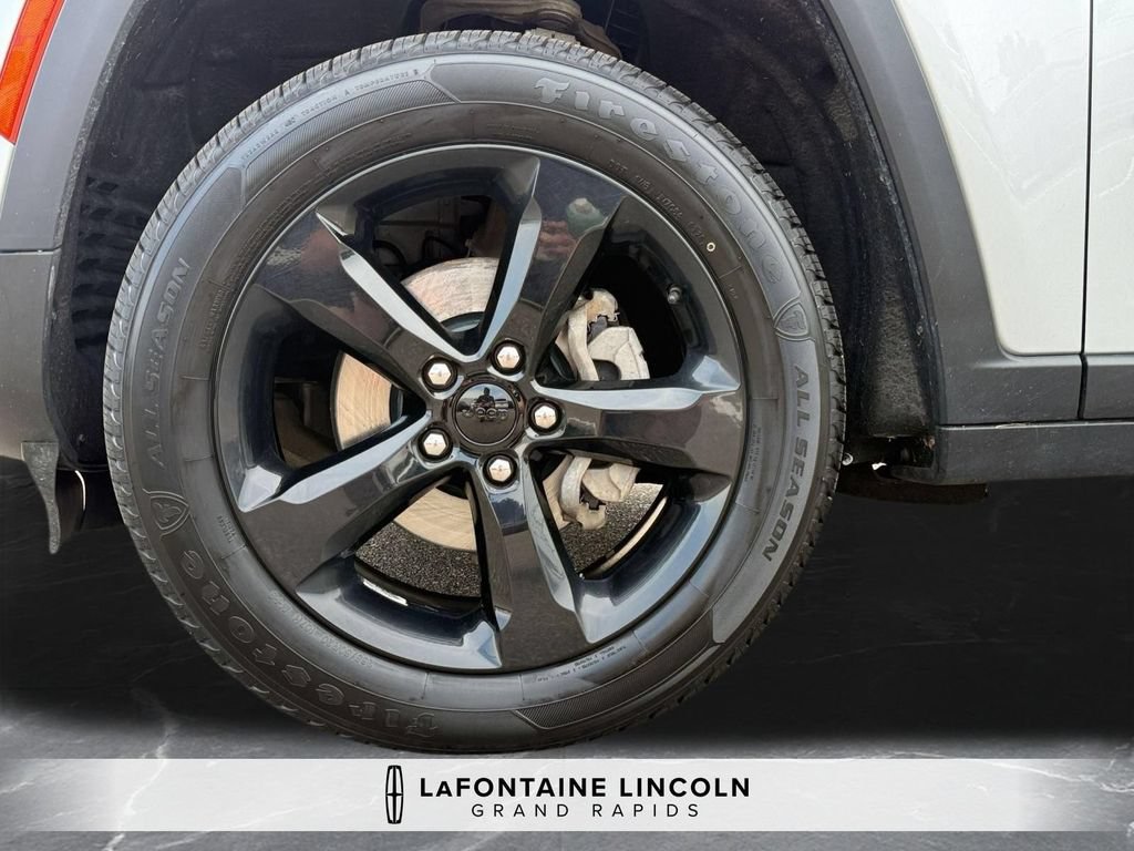 Used 2023 Jeep Grand Cherokee Altitude AWD/4WD image 33