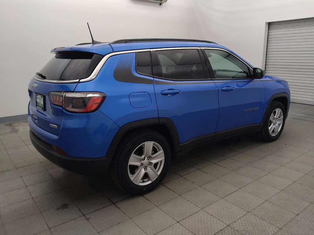 Used 2022 Jeep Compass Latitude w/ Mopar Graphics Package FWD image 10
