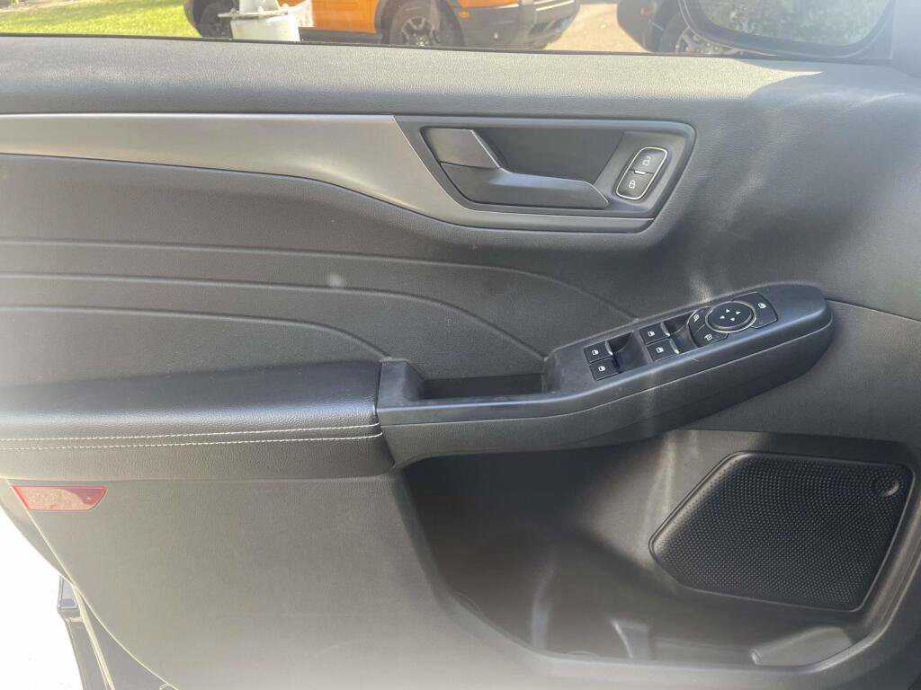 Used 2023 Ford Escape Active AWD/4WD image 30