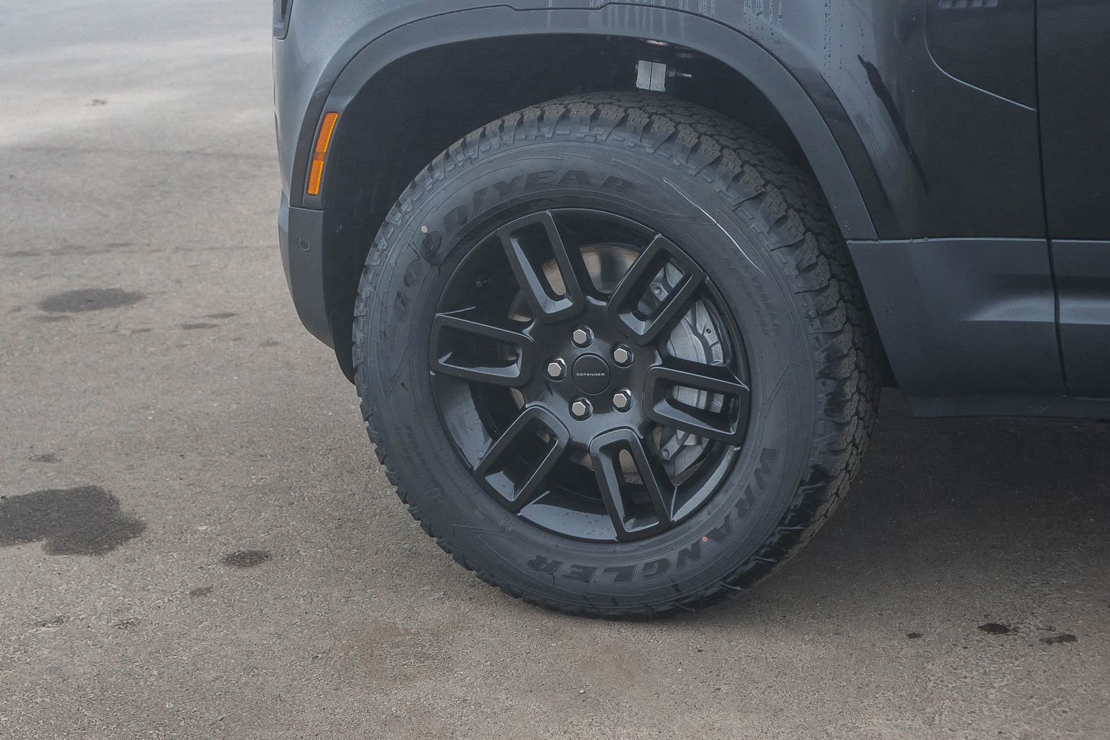 New 2026 Land Rover Defender 130 S AWD/4WD image 9