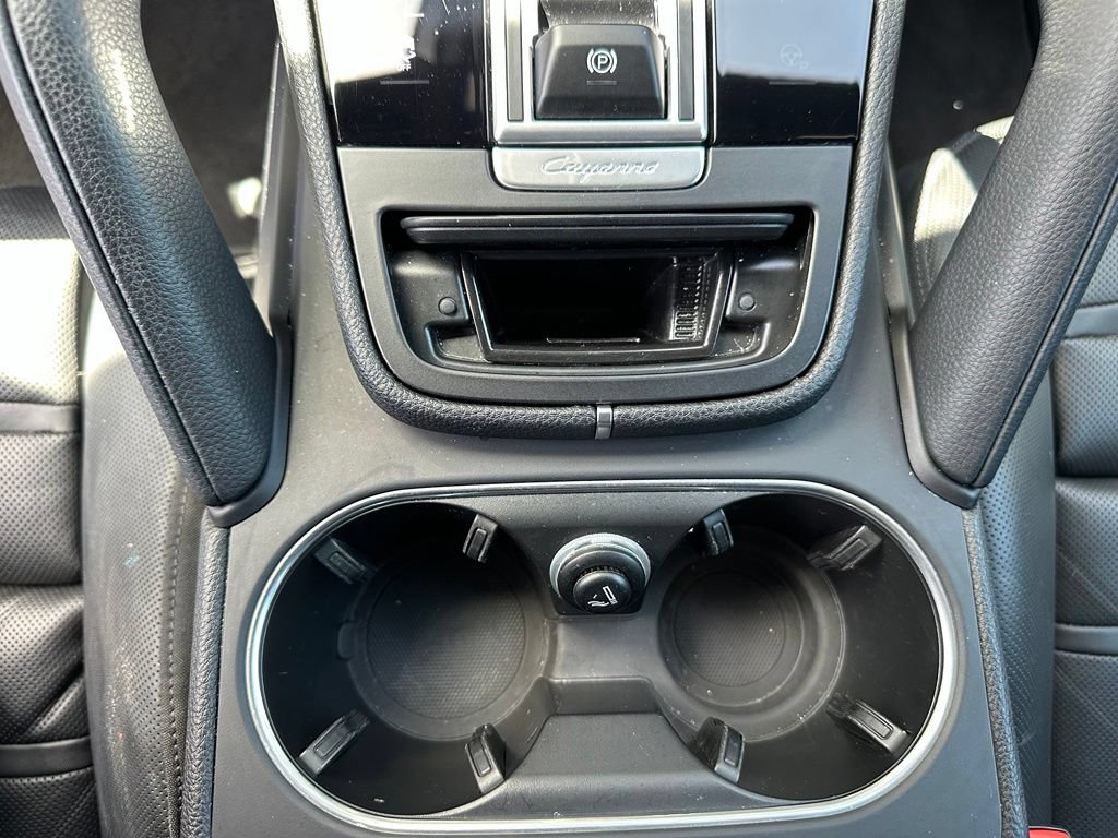 Certified 2023 Porsche Cayenne Platinum Edition AWD/4WD image 30