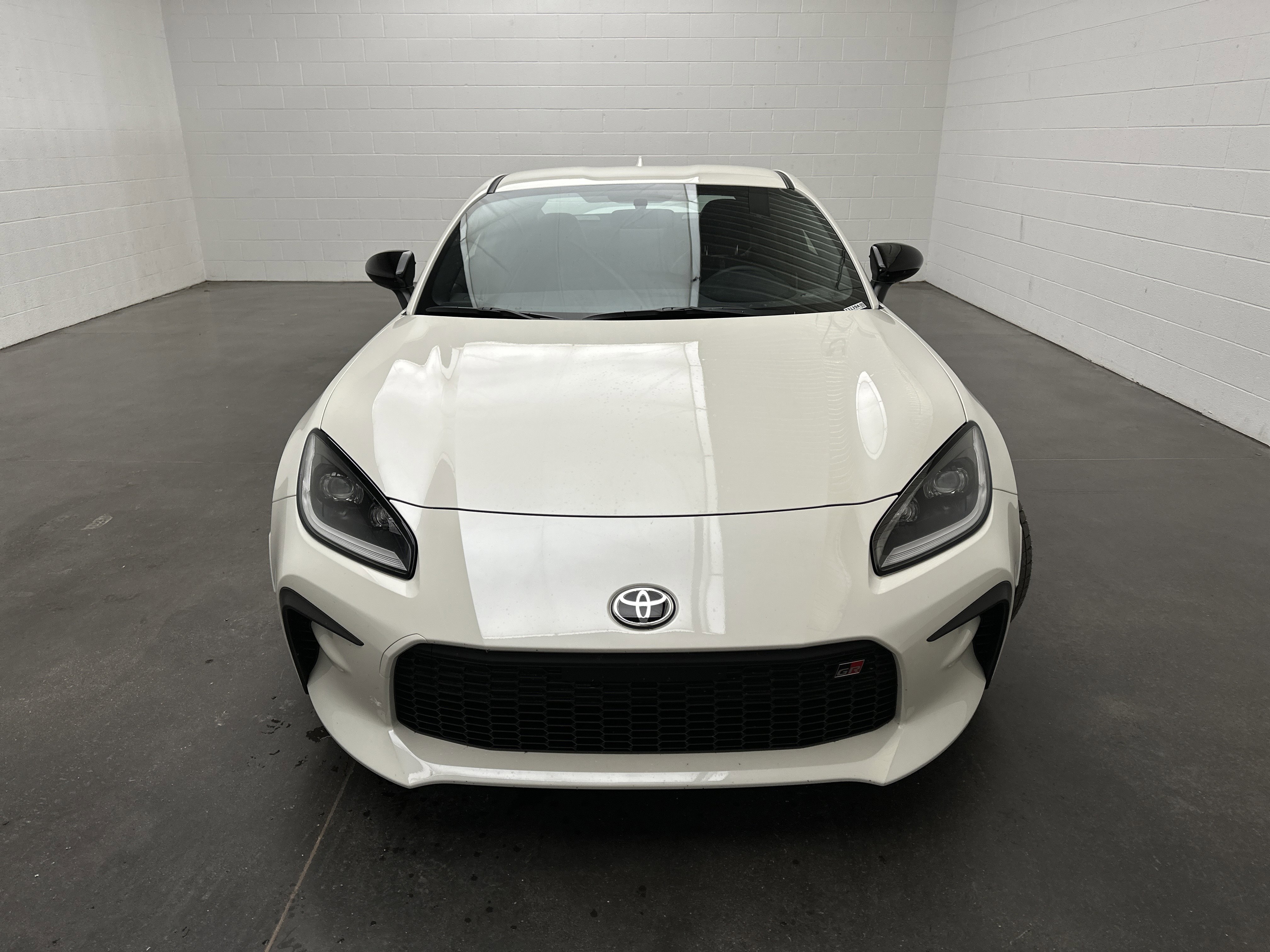 Used 2023 Toyota GR86 Premium w/ ALL Weather Mat Package (TMS) RWD image 2