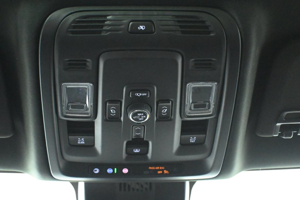Used 2025 GMC Yukon AT4 Ultimate w/ LPO, Floor Liner Package AWD/4WD image 20