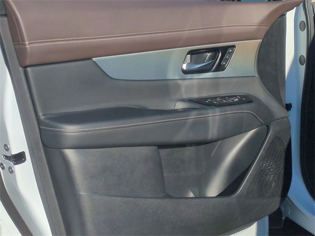 Used 2025 Nissan Murano Platinum w/ Cargo Package image 19