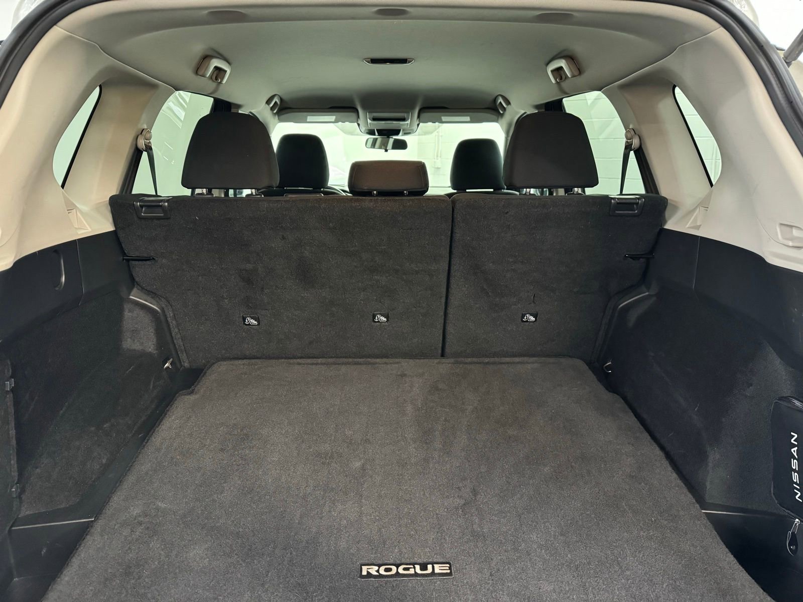 Used 2024 Nissan Rogue S image 28