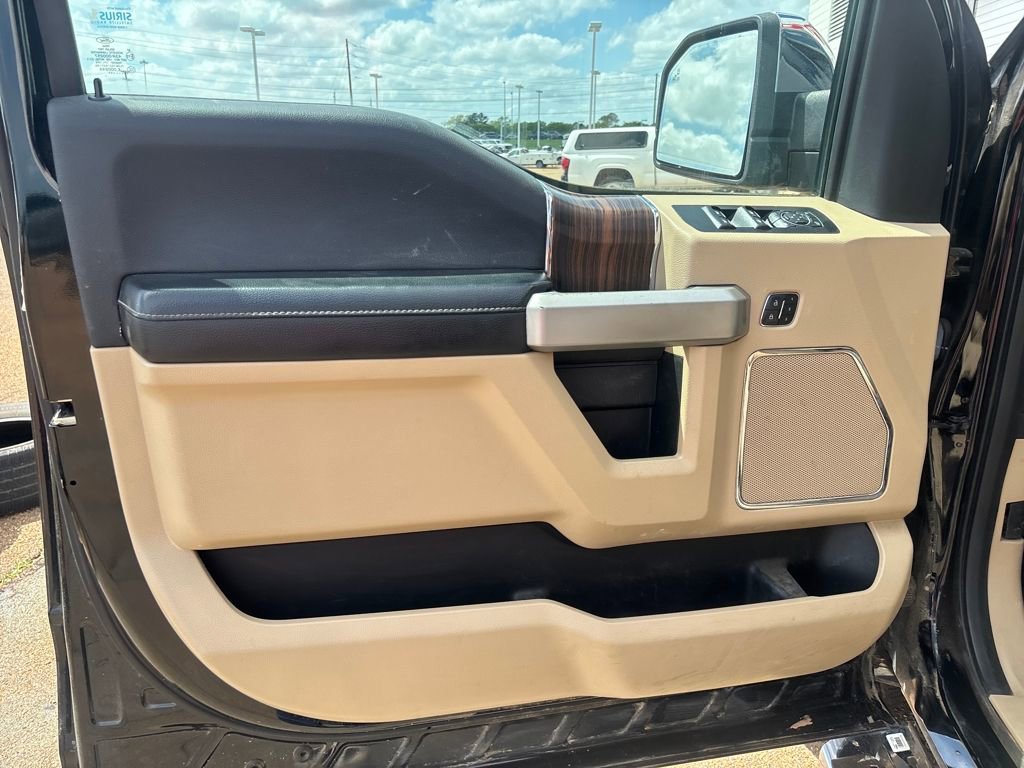 Used 2017 Ford F150 Lariat w/ Equipment Group 502A Luxury image 6
