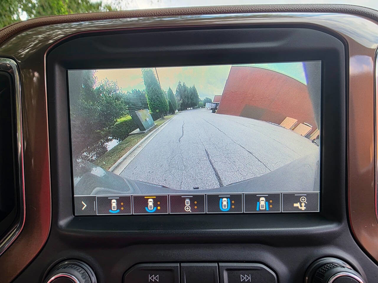 Used 2019 Chevrolet Silverado 1500 High Country w/ Technology Package image 31