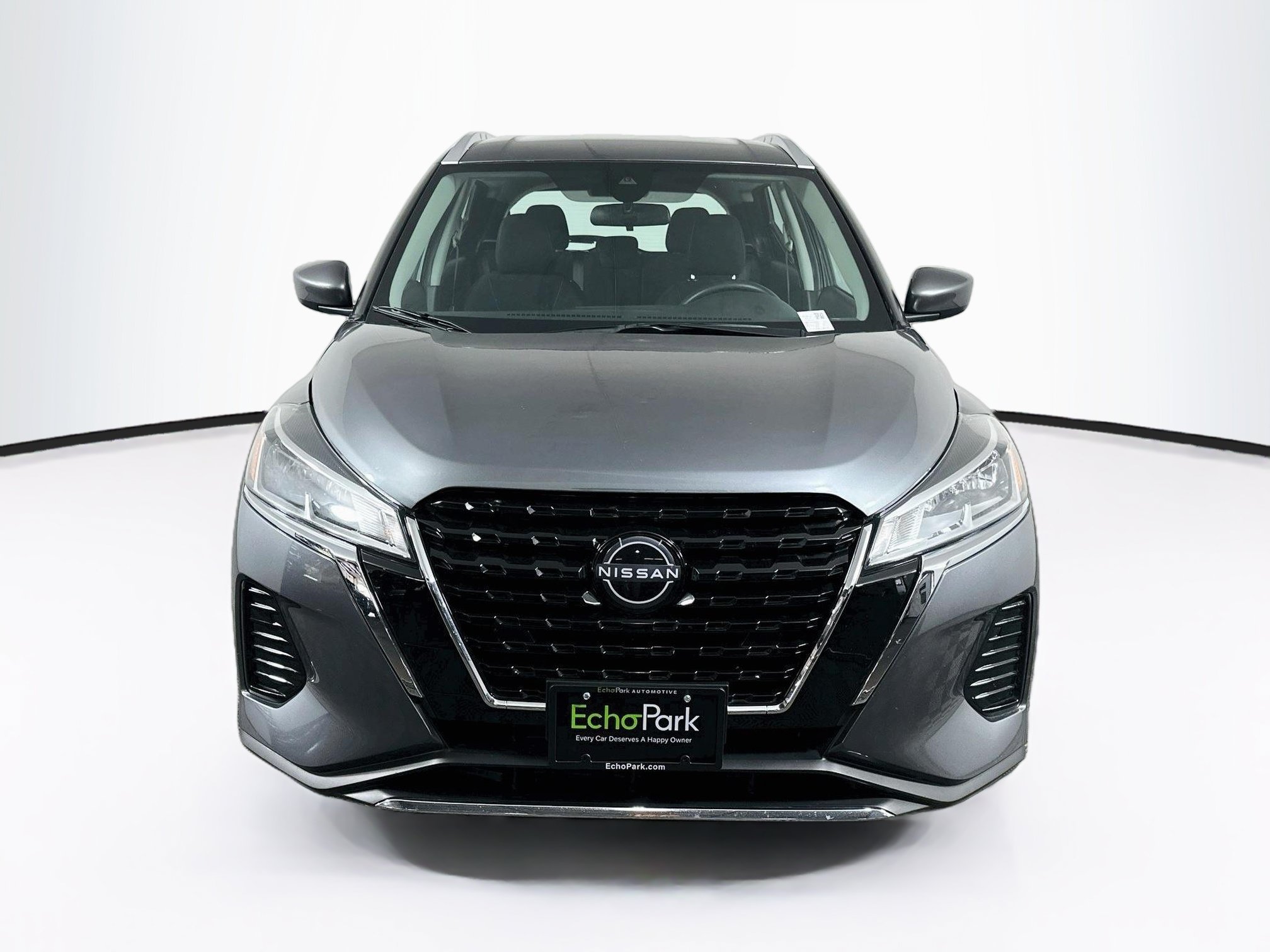 Used 2024 Nissan Kicks SV FWD image 2