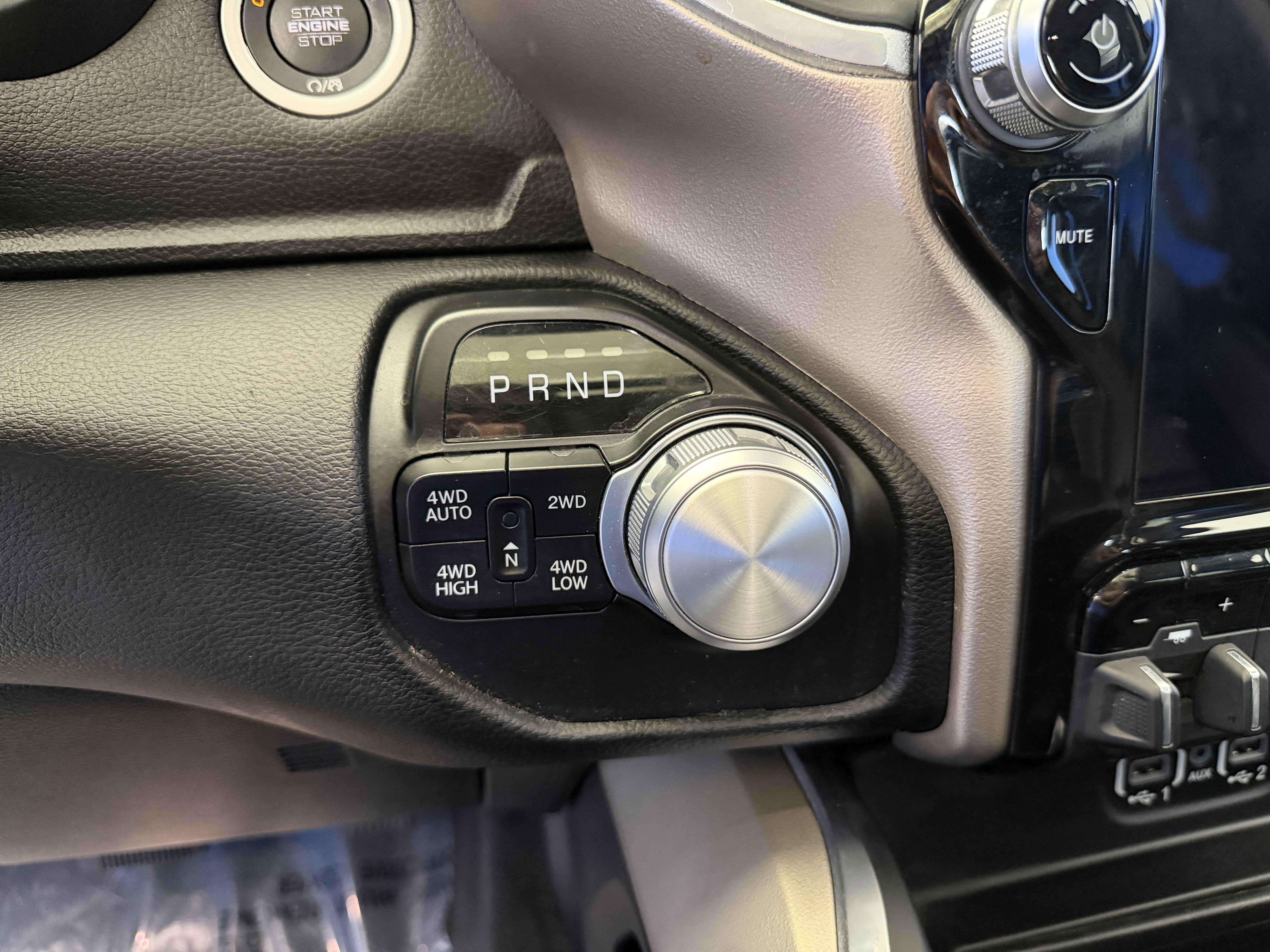 Used 2022 RAM 1500 Laramie AWD/4WD image 21