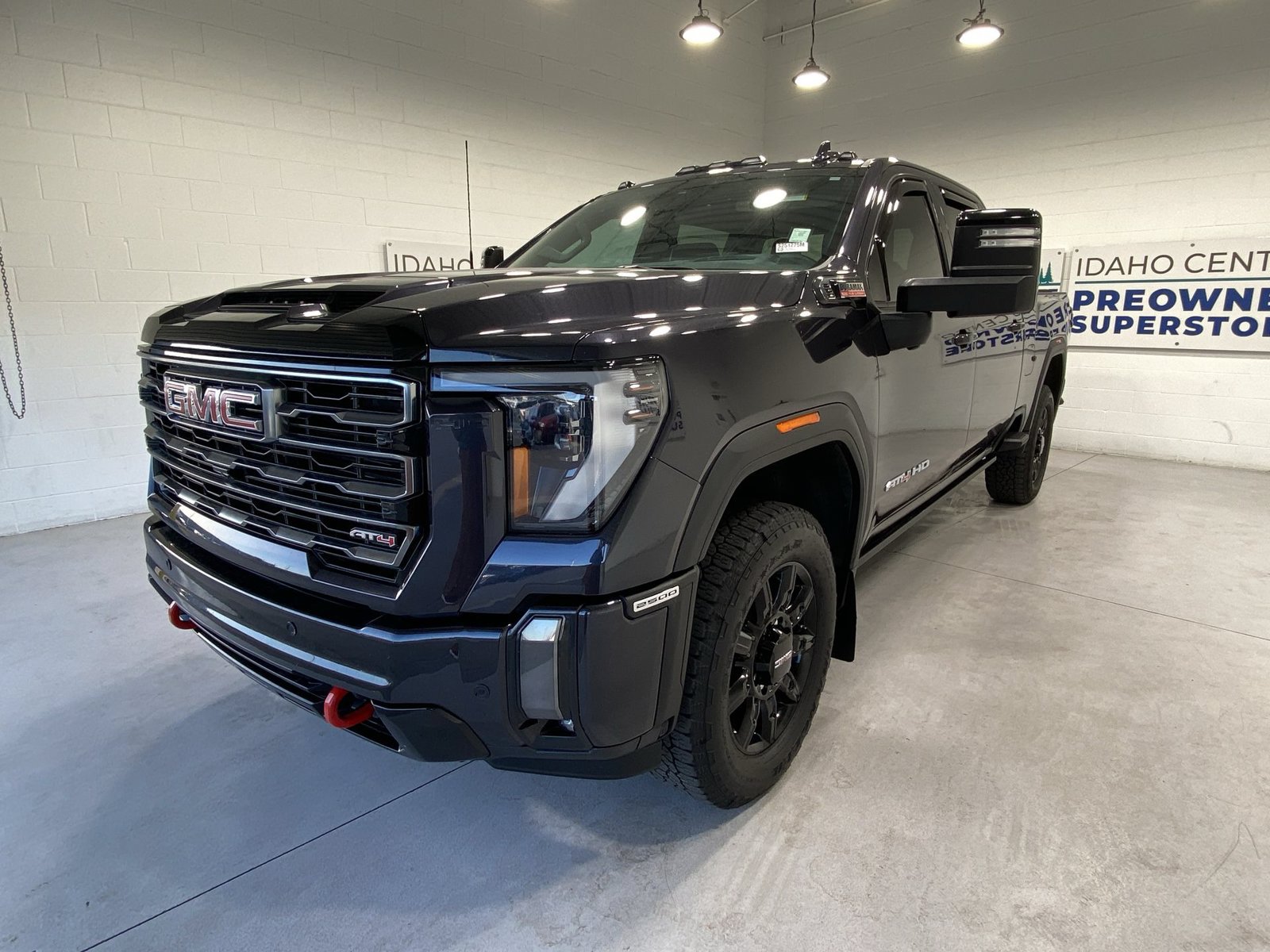 Used 2024 GMC Sierra 2500 AT4 w/ AT4 Premium Plus Package AWD/4WD image 4