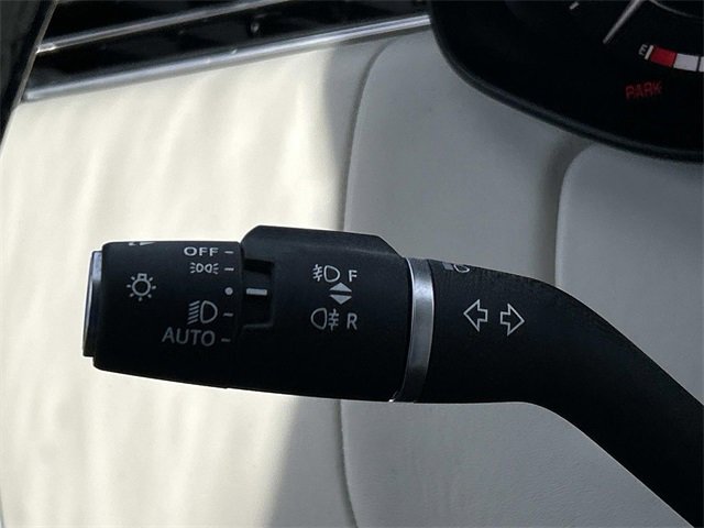 Used 2024 Land Rover Range Rover SE image 32