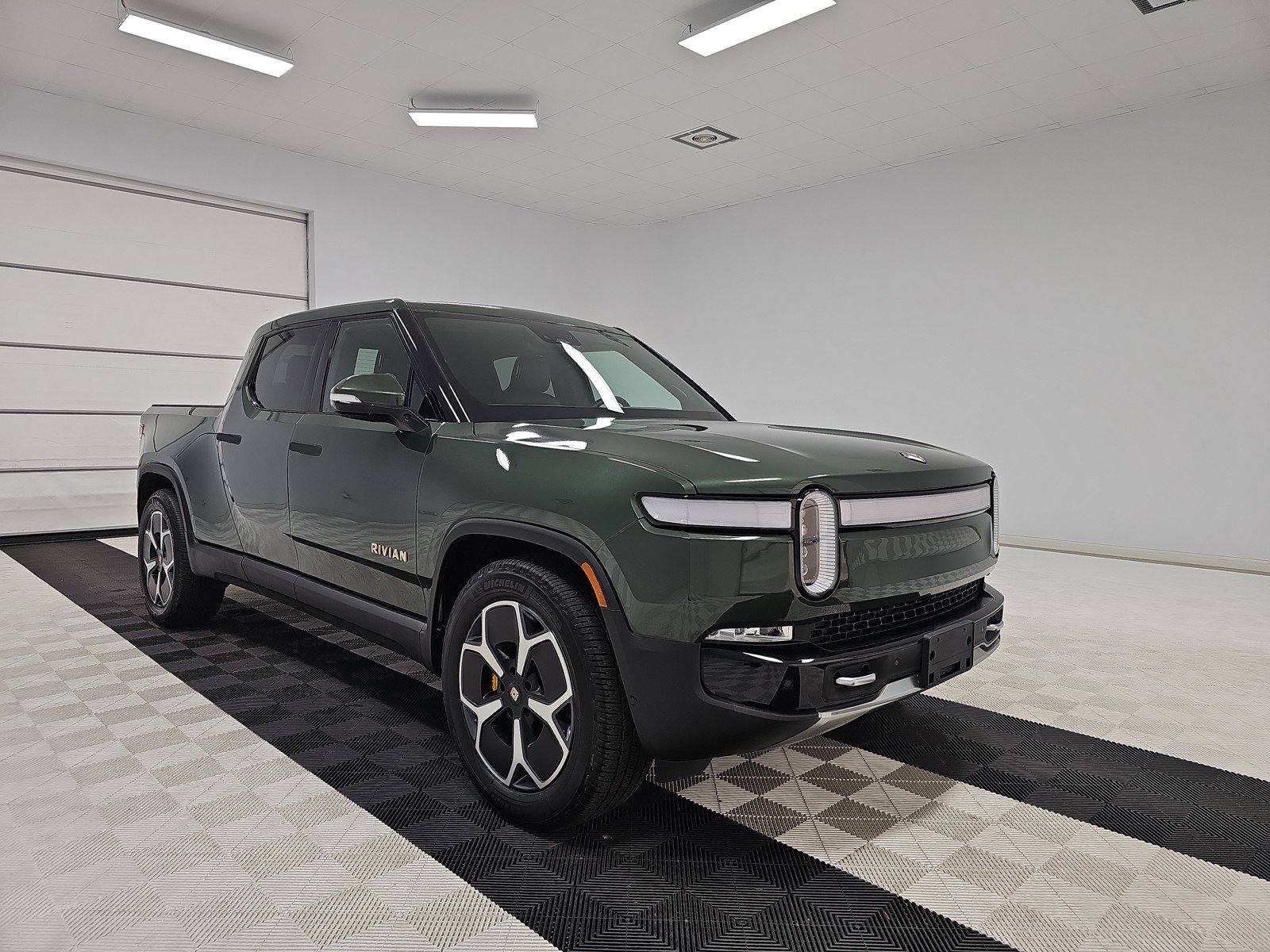 Used 2022 Rivian R1T Adventure AWD/4WD image 7