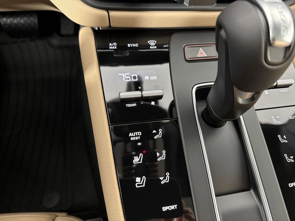 New 2026 Porsche Macan AWD/4WD image 31