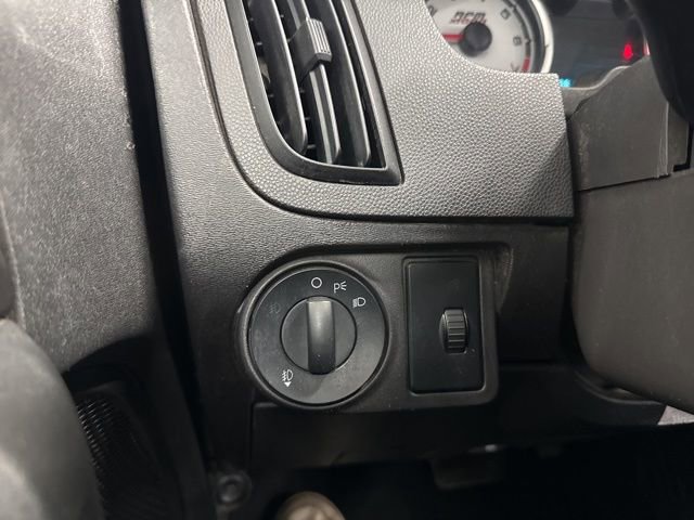 Used 2010 Ford Focus SE image 26