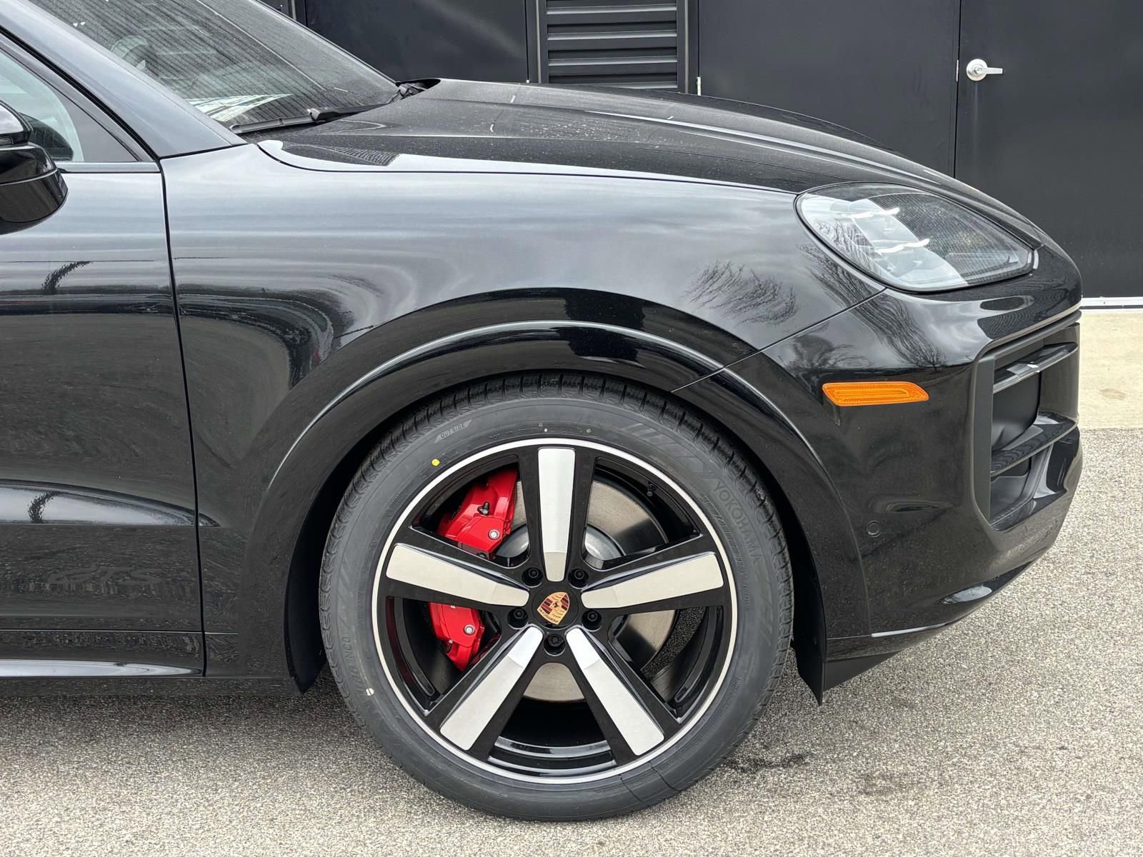 New 2026 Porsche Cayenne GTS image 14