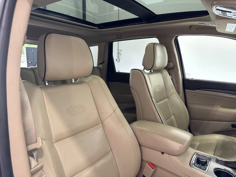 Used 2019 Jeep Grand Cherokee Overland AWD/4WD image 15