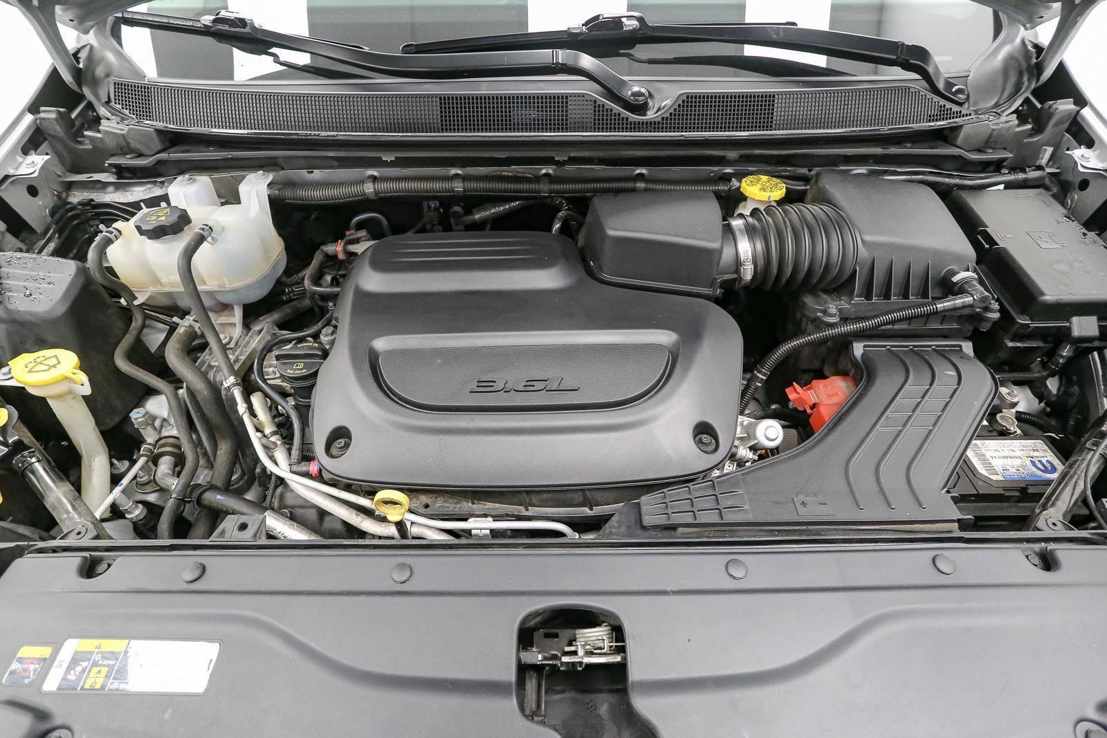 Used 2024 Chrysler Voyager LX image 14
