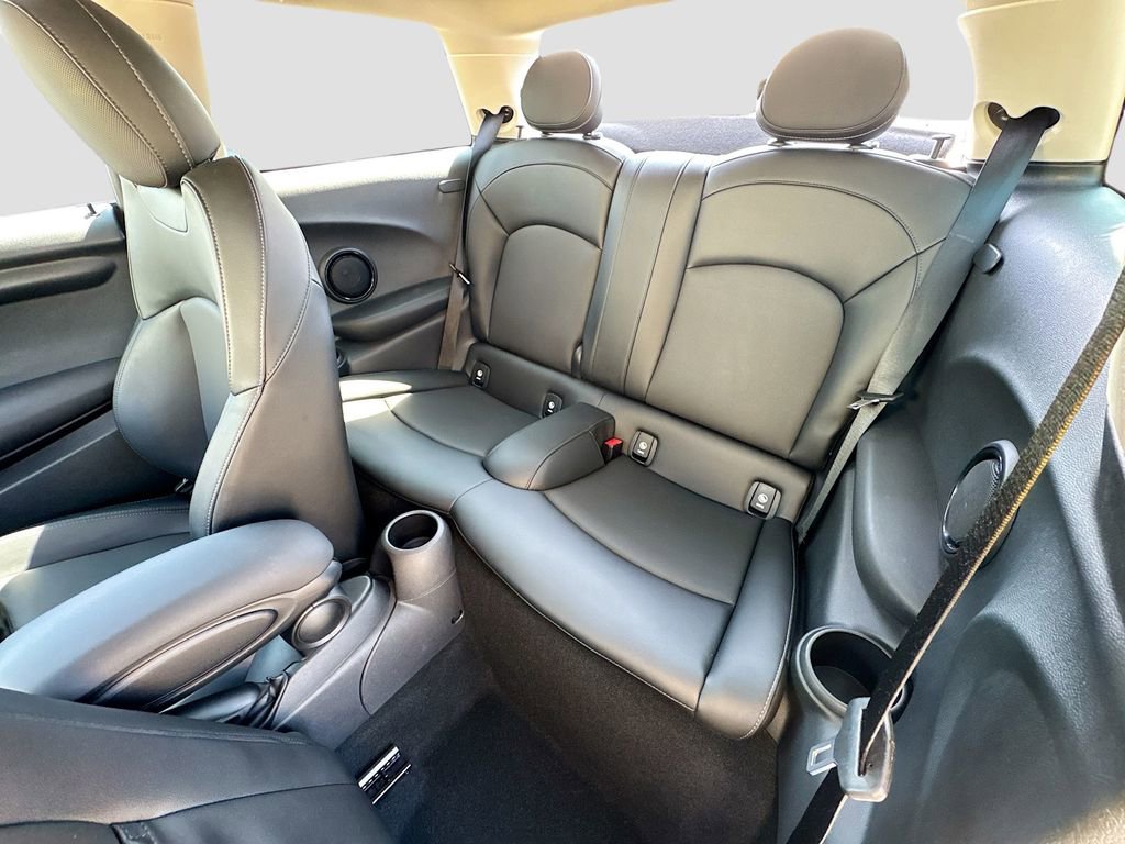 Used 2017 MINI Cooper 2-Door Hardtop image 28