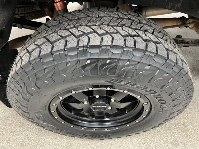 Used 2017 Toyota Tundra Limited w/ Limited Premium Package image 14